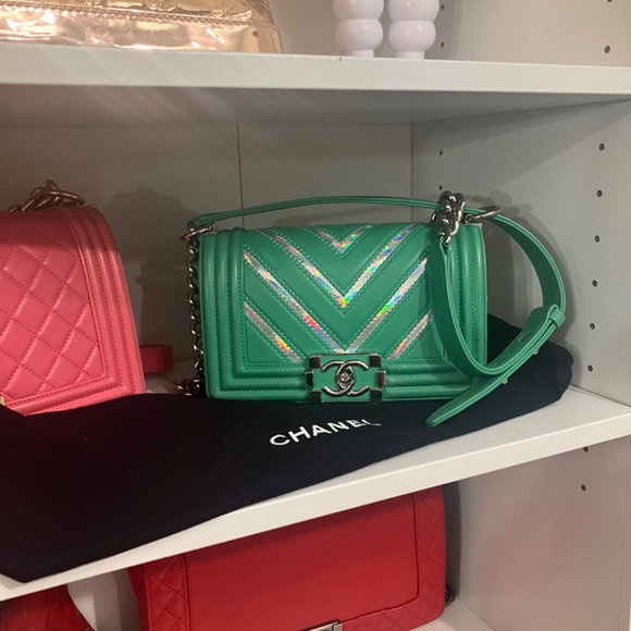 Authentic Chanel Chevron Boy Bag - Picture 5 of 17